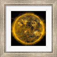 Framed Magnetic Field lines on the Sun