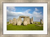 Framed Stonehenge (circa 2500 BC), UNESCO World Heritage Site, Wiltshire, England