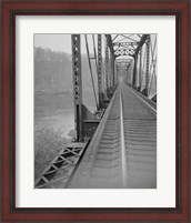 Framed VIEW NORTHEAST SHOWING CONNECTION OF VERTICALS AND BOTTOM CHORD, WEST SPAN. - Joshua Falls Bridge, Spanning James River at CSX R