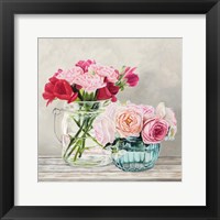 Framed Fleurs et Vases Blanc I