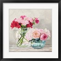 Framed Fleurs et Vases Blanc I